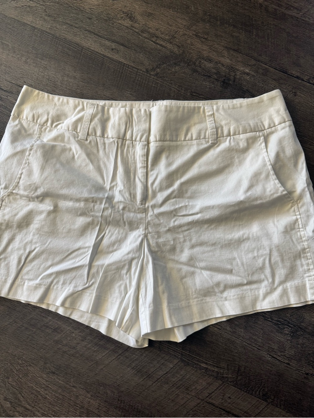 Daisy Fuentes White Women's Bermuda Shorts